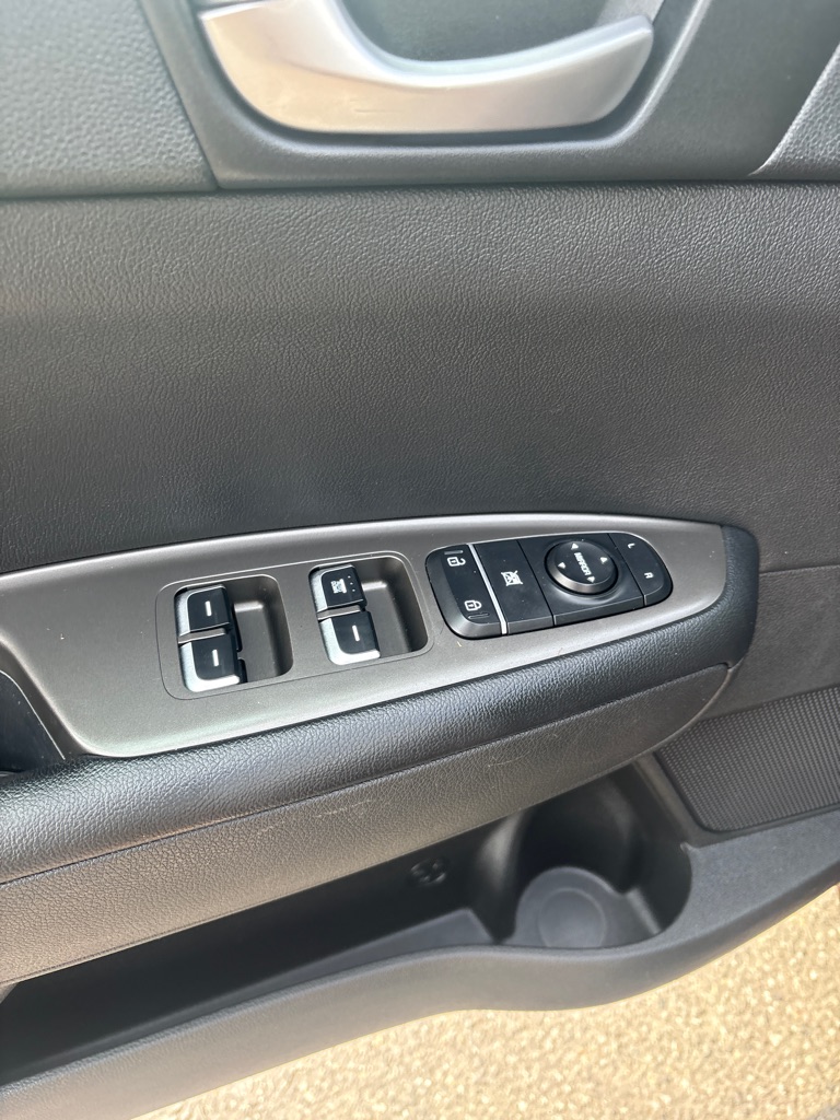Photo 14 of this KIA OPTIMA