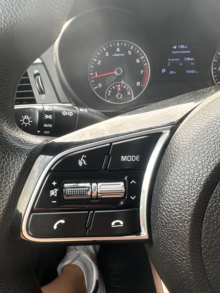 Photo 17 of this KIA OPTIMA