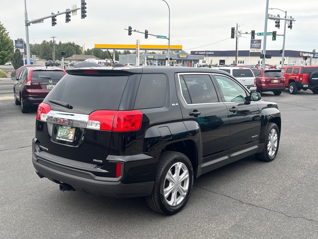 Photo 7 of this GMC TERRAIN