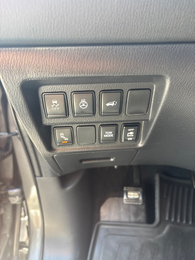 Photo 16 of this NISSAN PATHFINDER