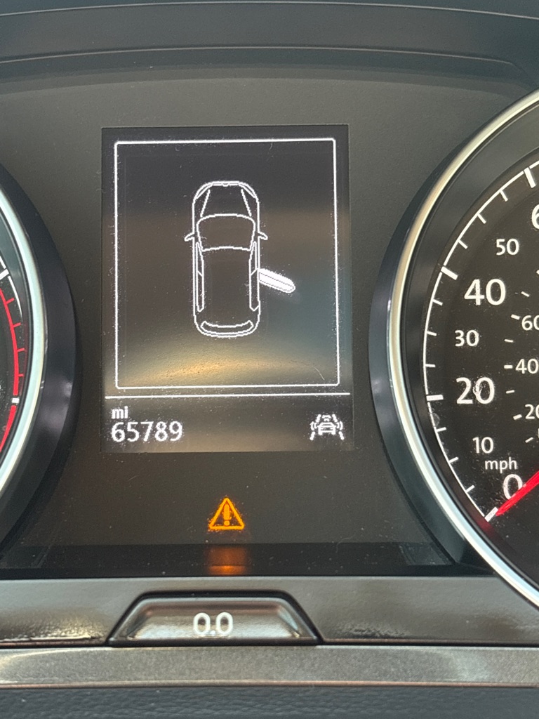 Photo 17 of this VOLKSWAGEN GOLF