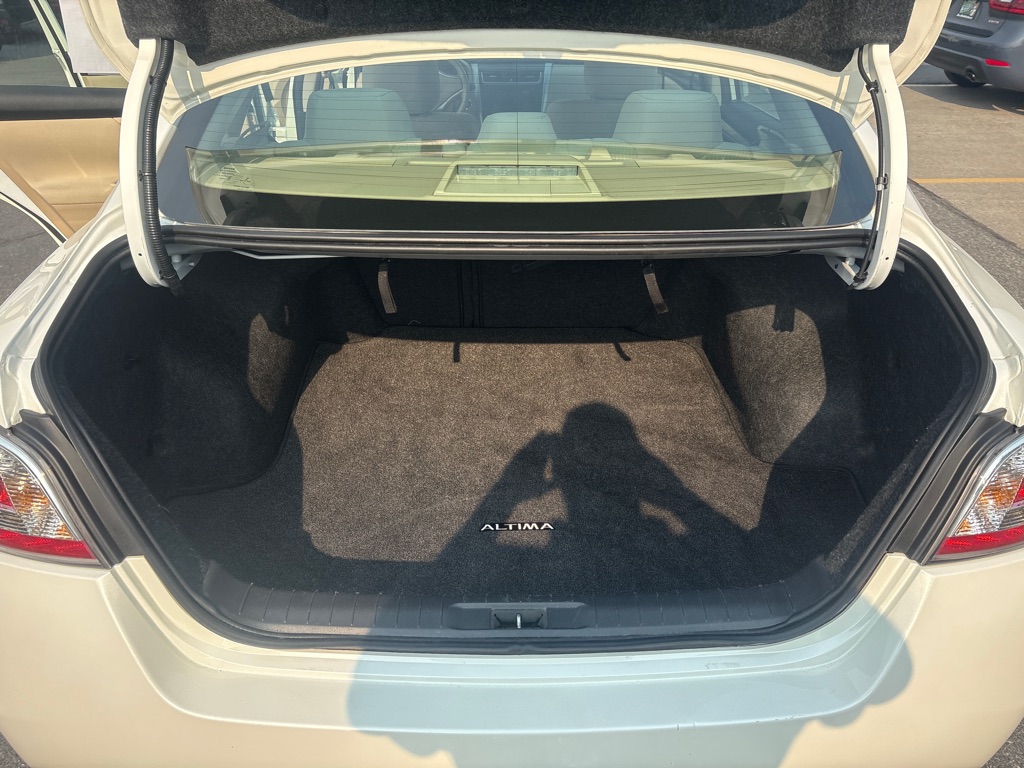 Photo 11 of this NISSAN ALTIMA
