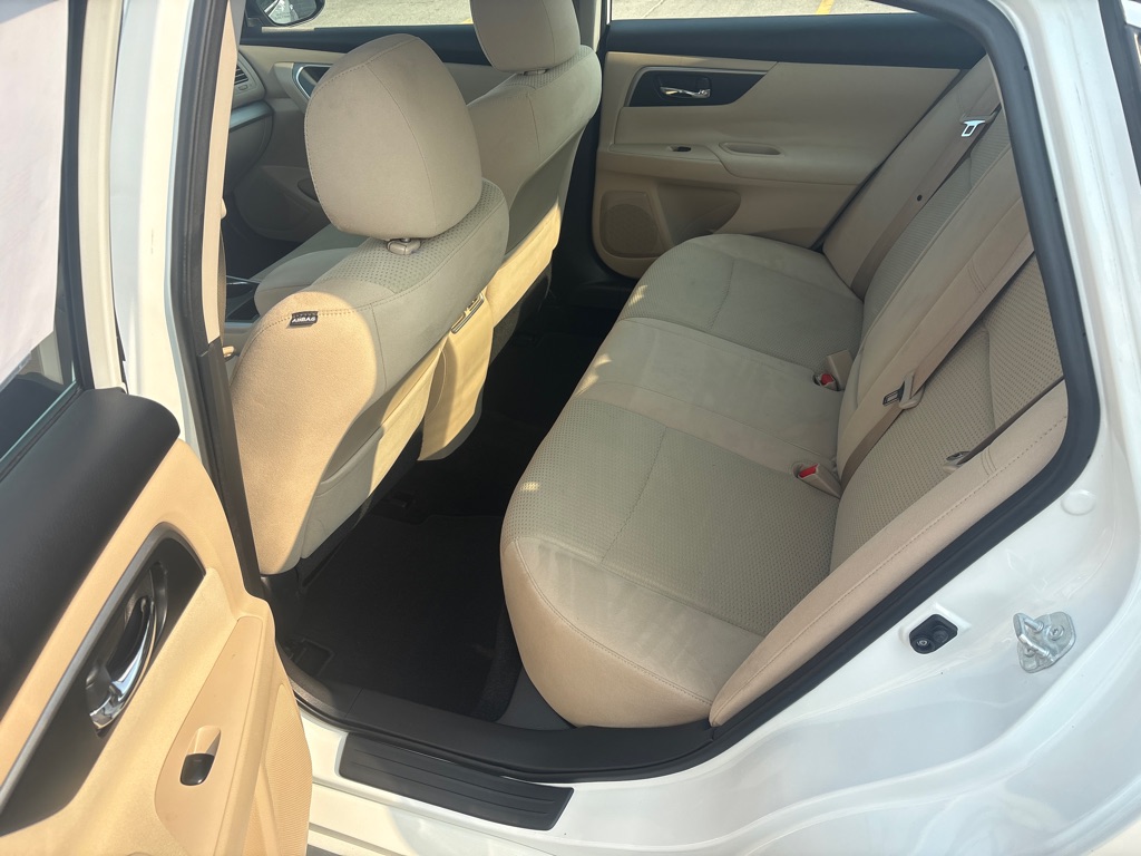 Photo 13 of this NISSAN ALTIMA