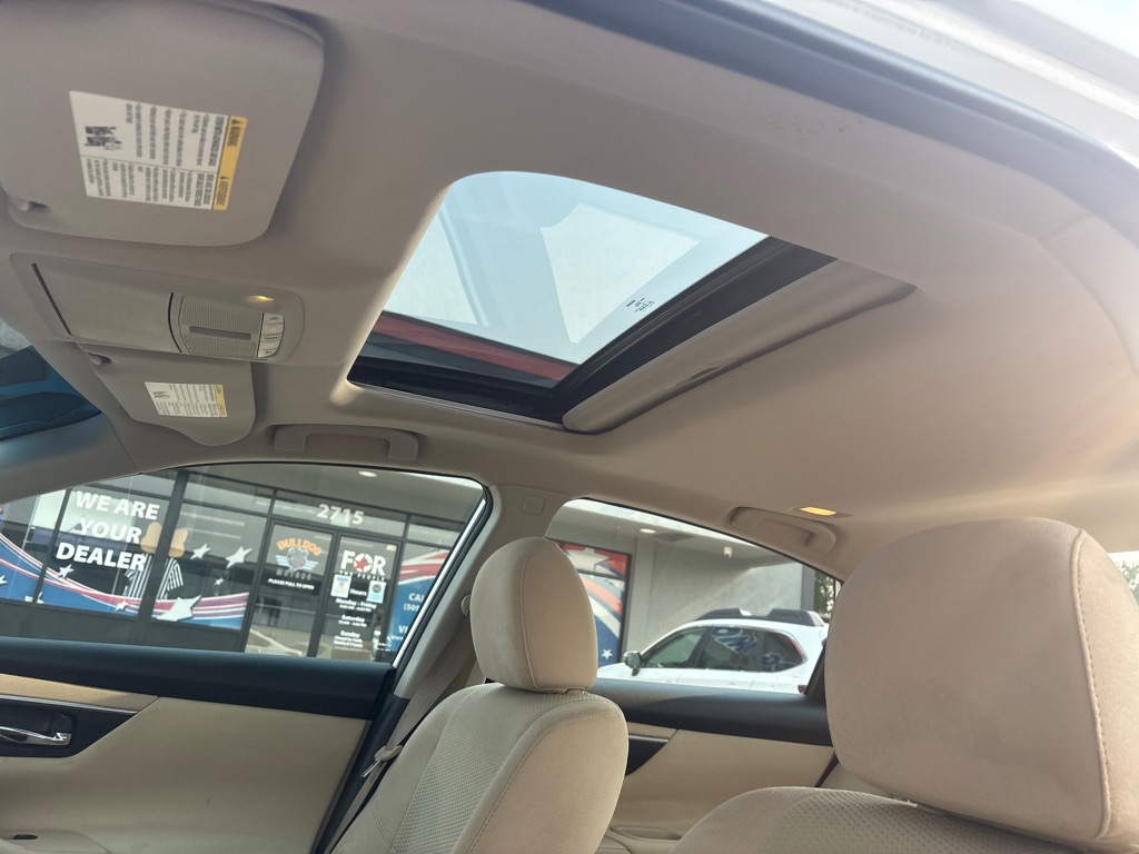 Photo 14 of this NISSAN ALTIMA