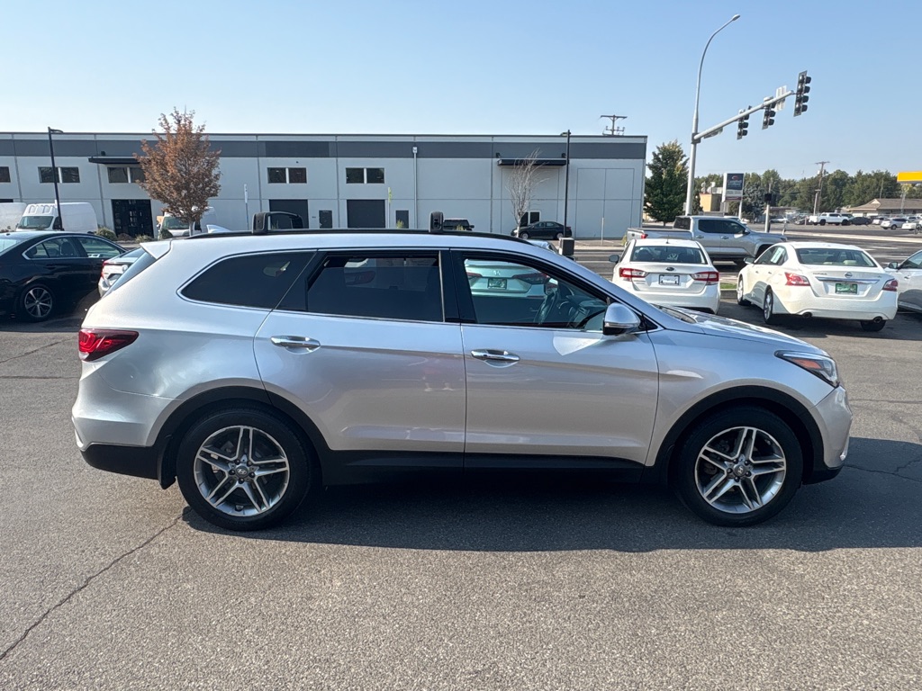 Photo 6 of this HYUNDAI SANTA FE
