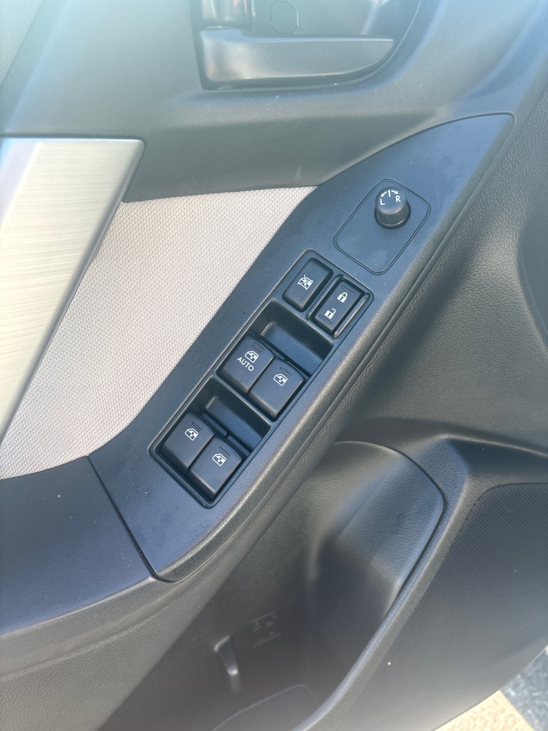 Photo 14 of this SUBARU FORESTER