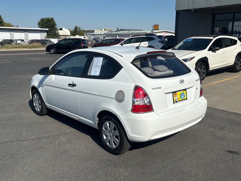 Photo 3 of this HYUNDAI ACCENT