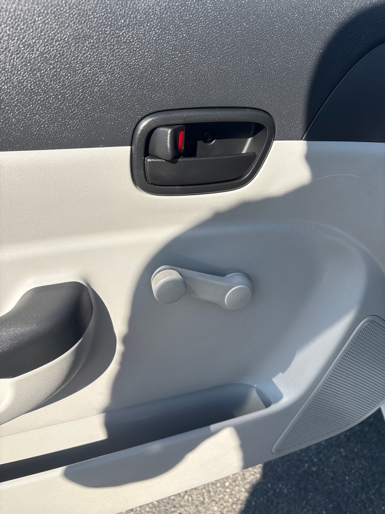 Photo 14 of this HYUNDAI ACCENT