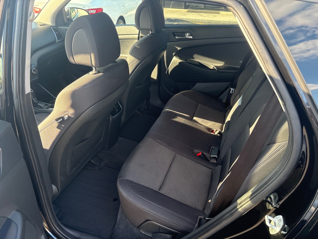 Photo 13 of this HYUNDAI TUCSON