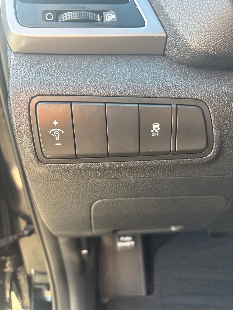 Photo 15 of this HYUNDAI TUCSON