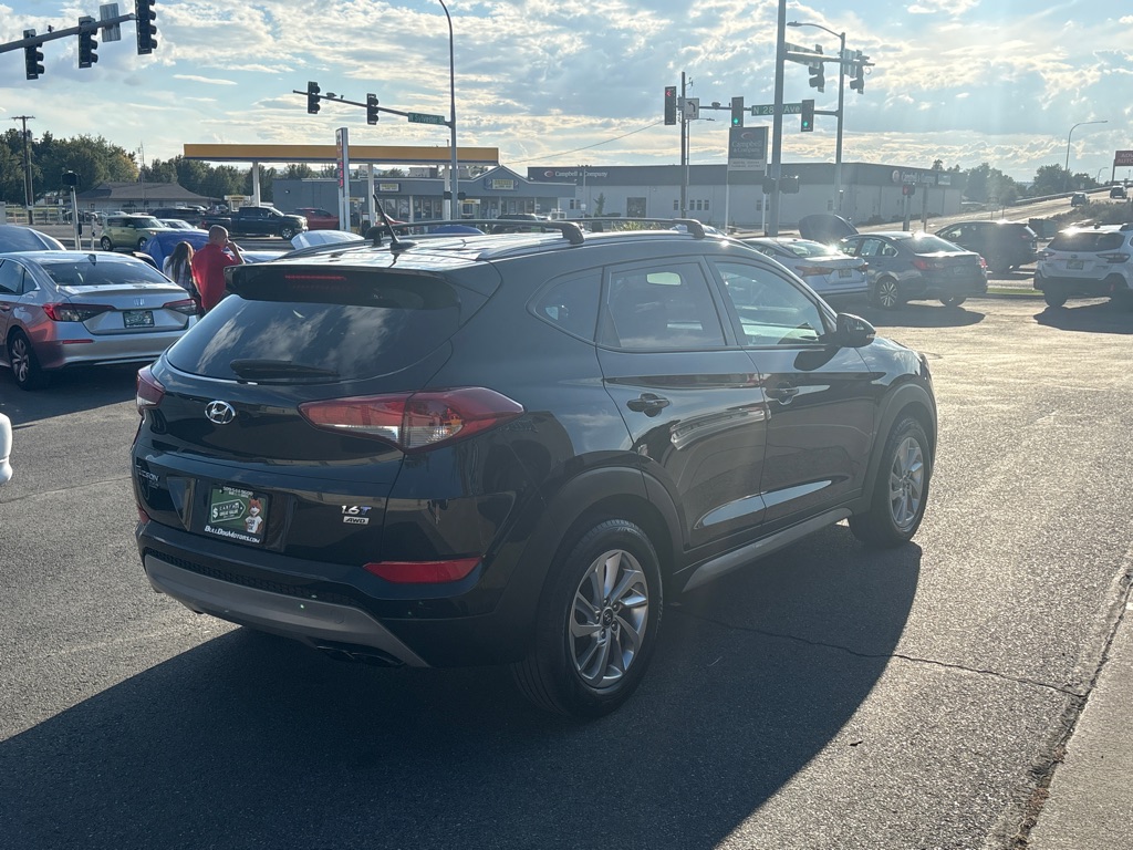 Photo 7 of this HYUNDAI TUCSON