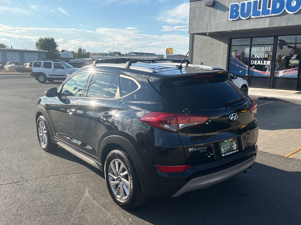 Photo 3 of this HYUNDAI TUCSON
