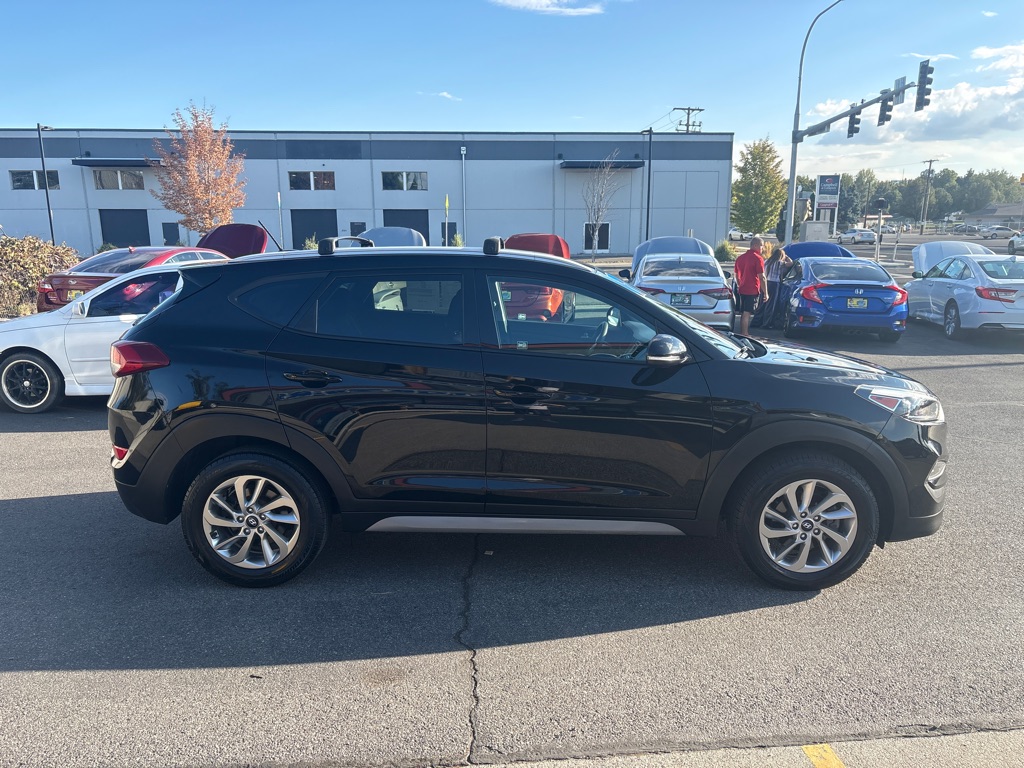 Photo 6 of this HYUNDAI TUCSON