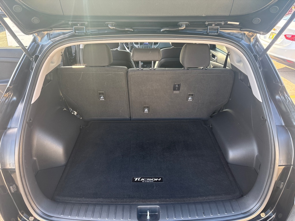 Photo 11 of this HYUNDAI TUCSON