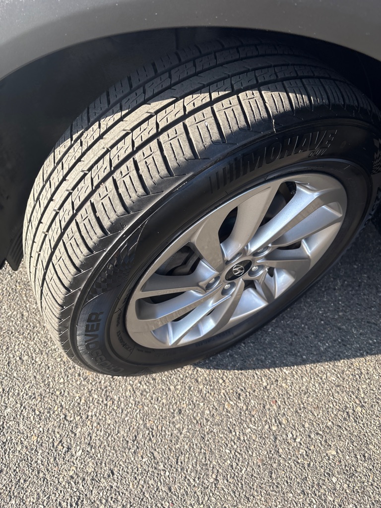 Photo 9 of this HYUNDAI TUCSON