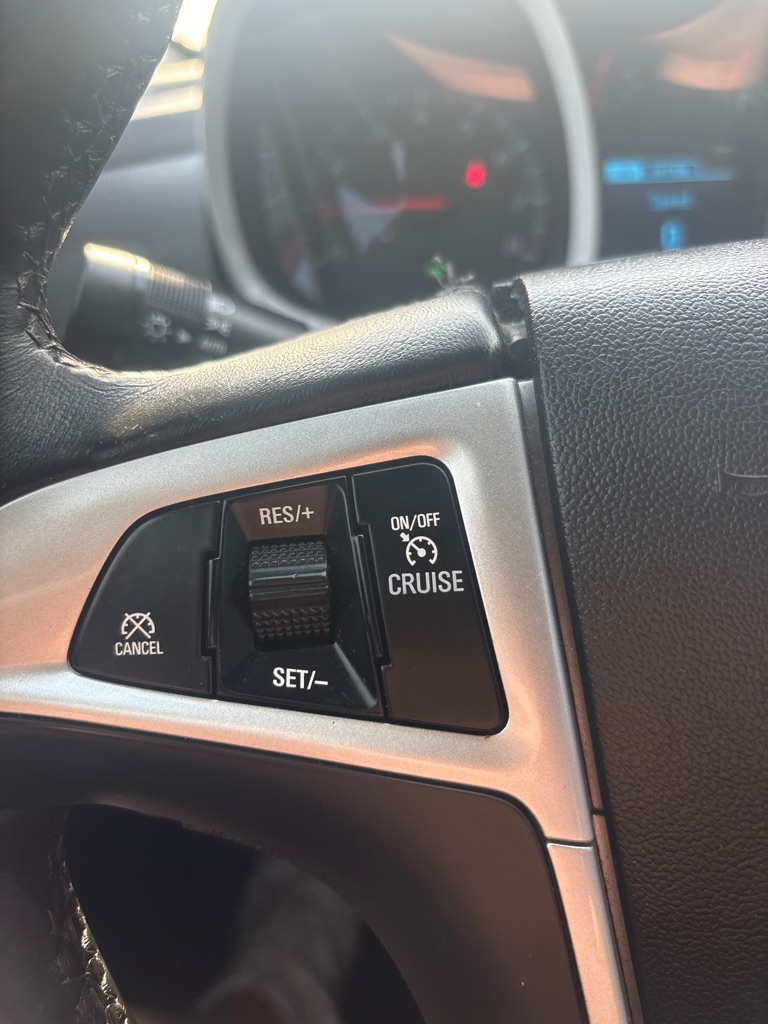 Photo 16 of this CHEVROLET EQUINOX