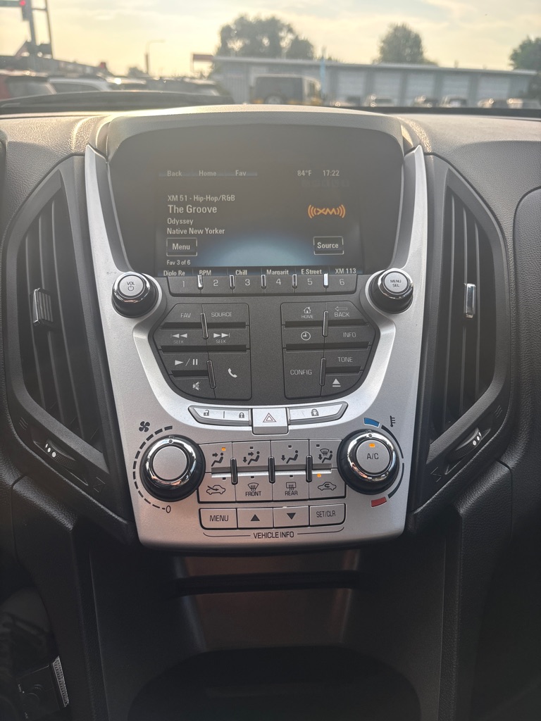 Photo 19 of this CHEVROLET EQUINOX