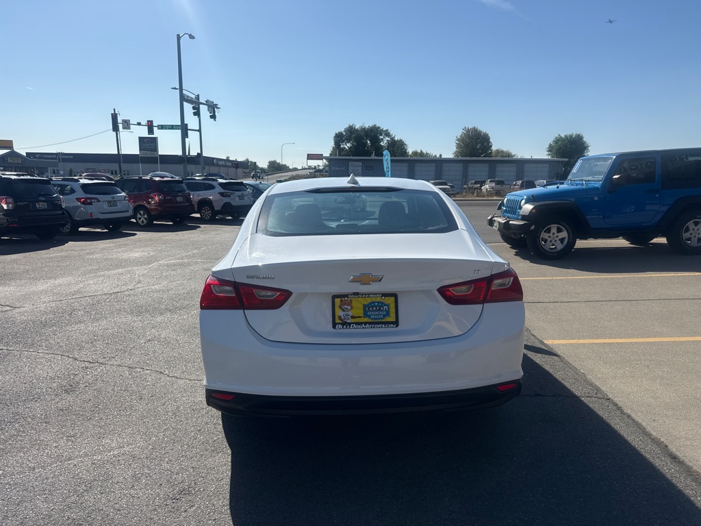 Photo 4 of this CHEVROLET MALIBU