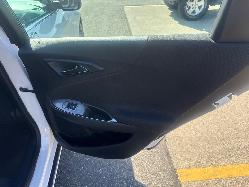 Photo 17 of this CHEVROLET MALIBU