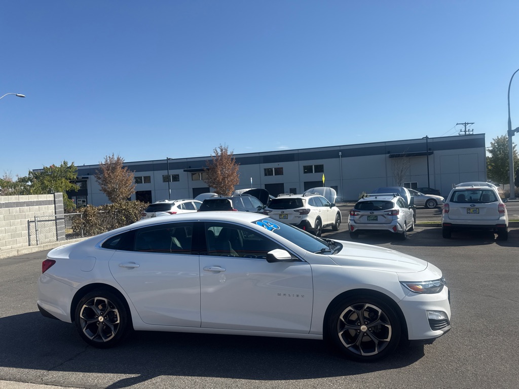Photo 6 of this CHEVROLET MALIBU