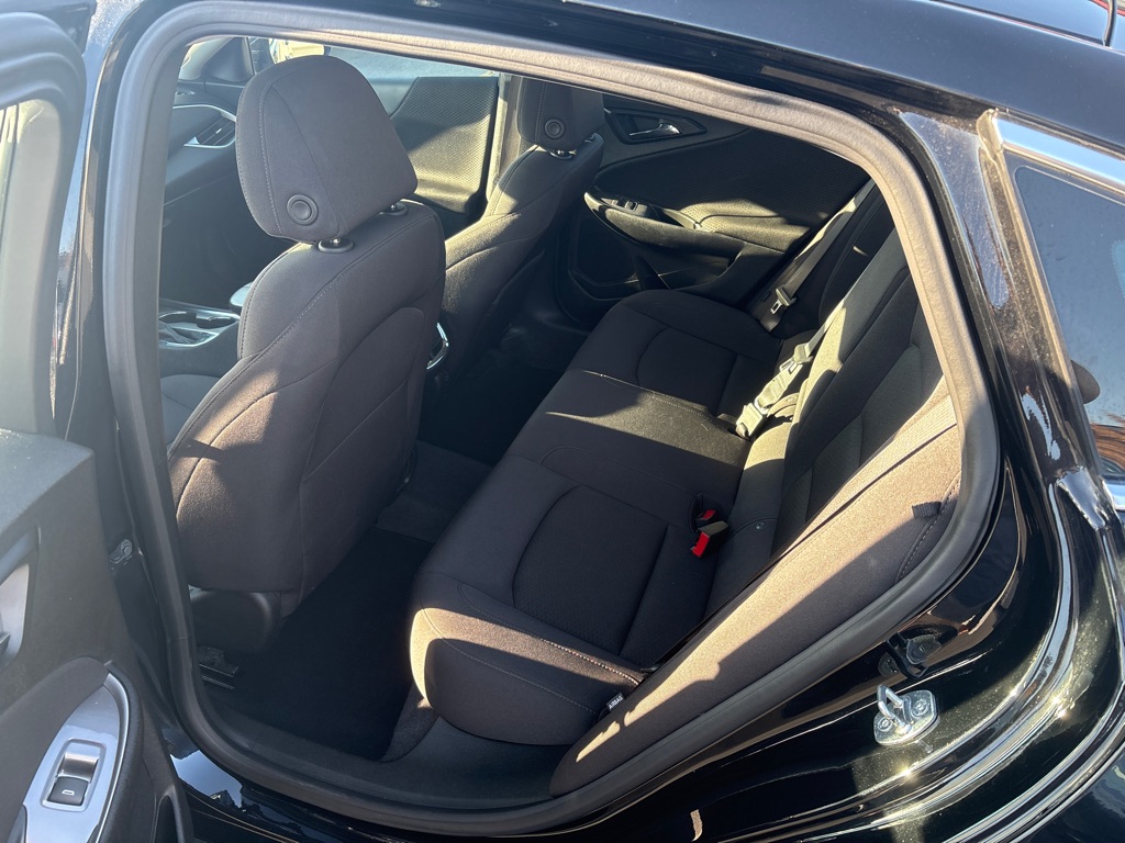Photo 13 of this CHEVROLET MALIBU