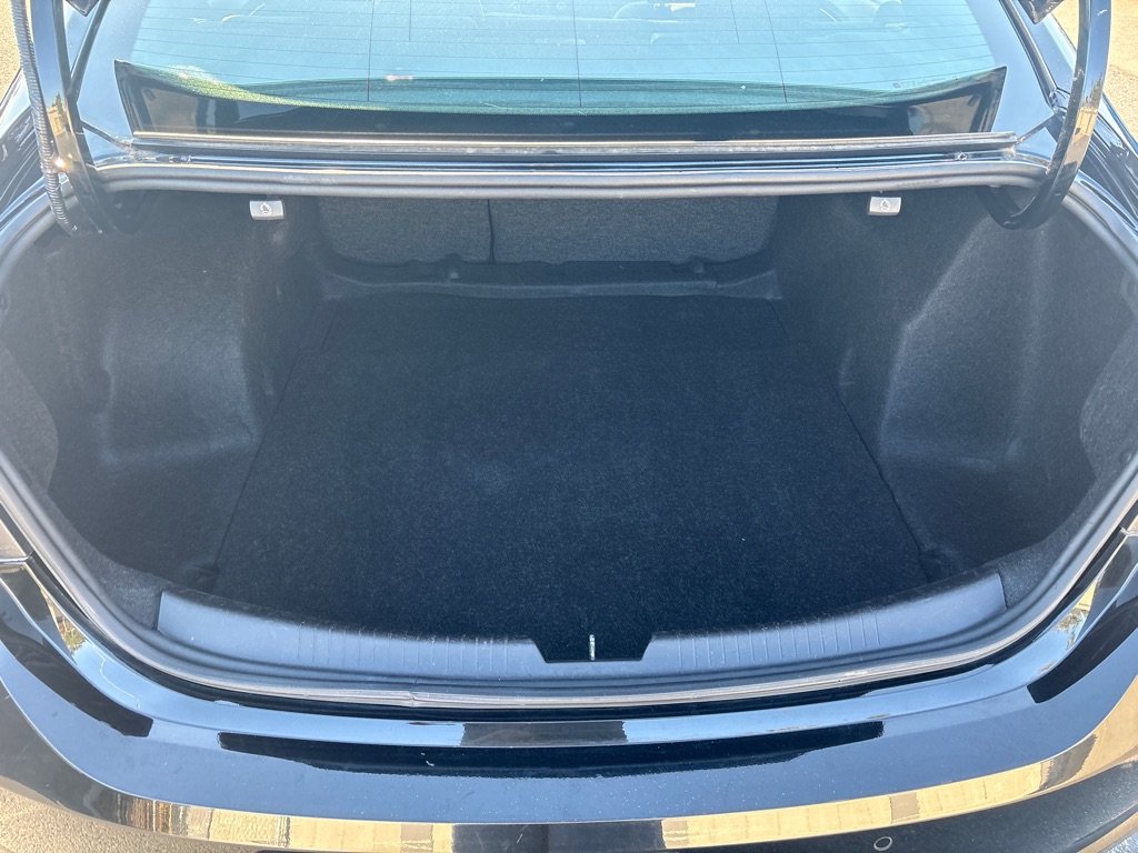 Photo 11 of this CHEVROLET MALIBU