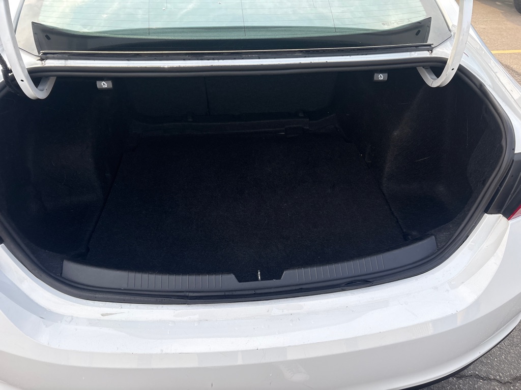 Photo 11 of this CHEVROLET MALIBU
