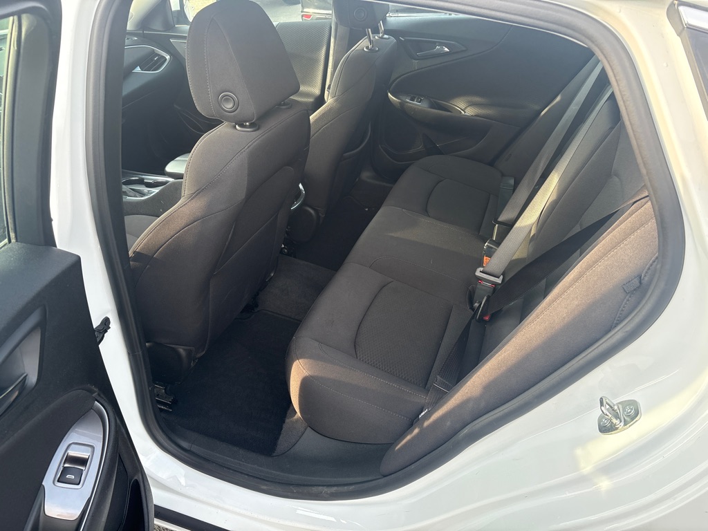 Photo 13 of this CHEVROLET MALIBU