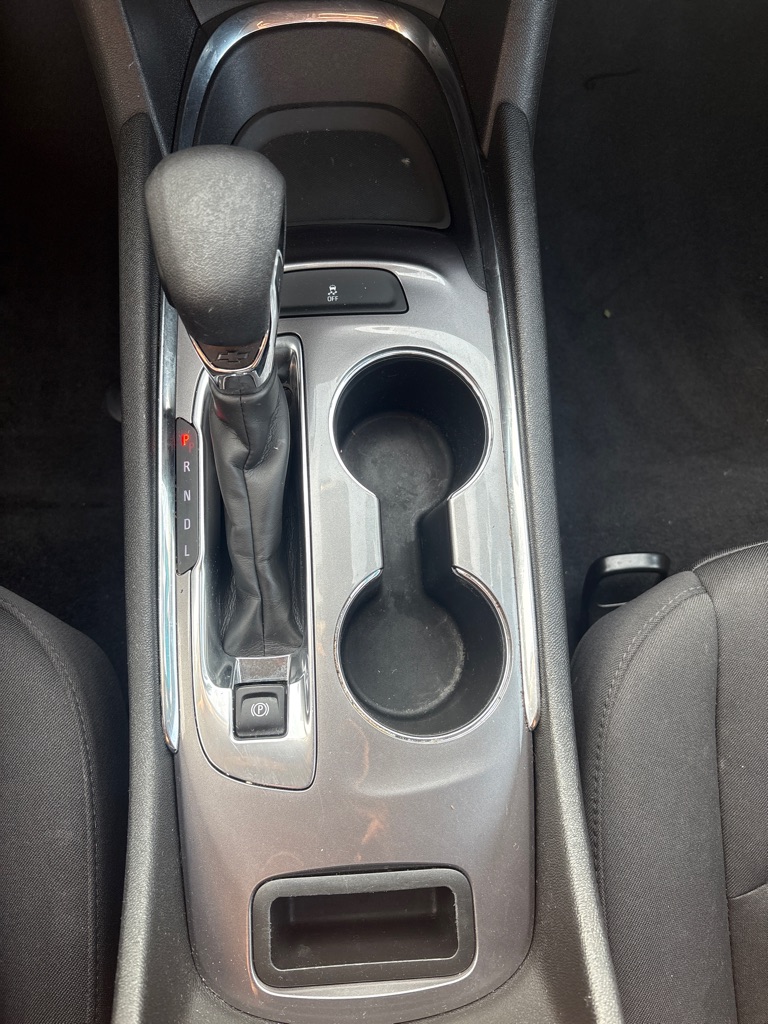 Photo 19 of this CHEVROLET MALIBU