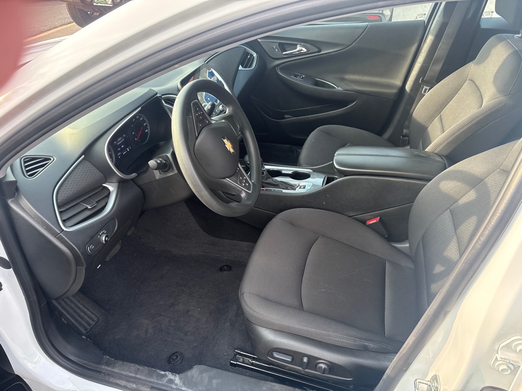 Photo 12 of this CHEVROLET MALIBU