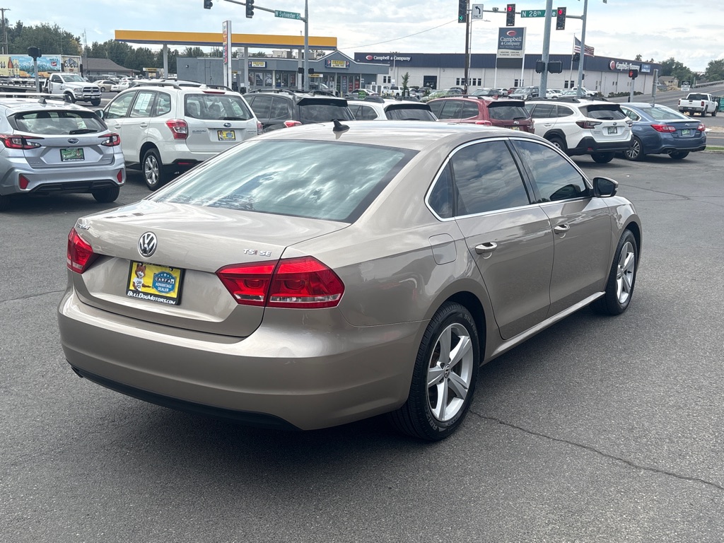 Photo 7 of this VOLKSWAGEN PASSAT