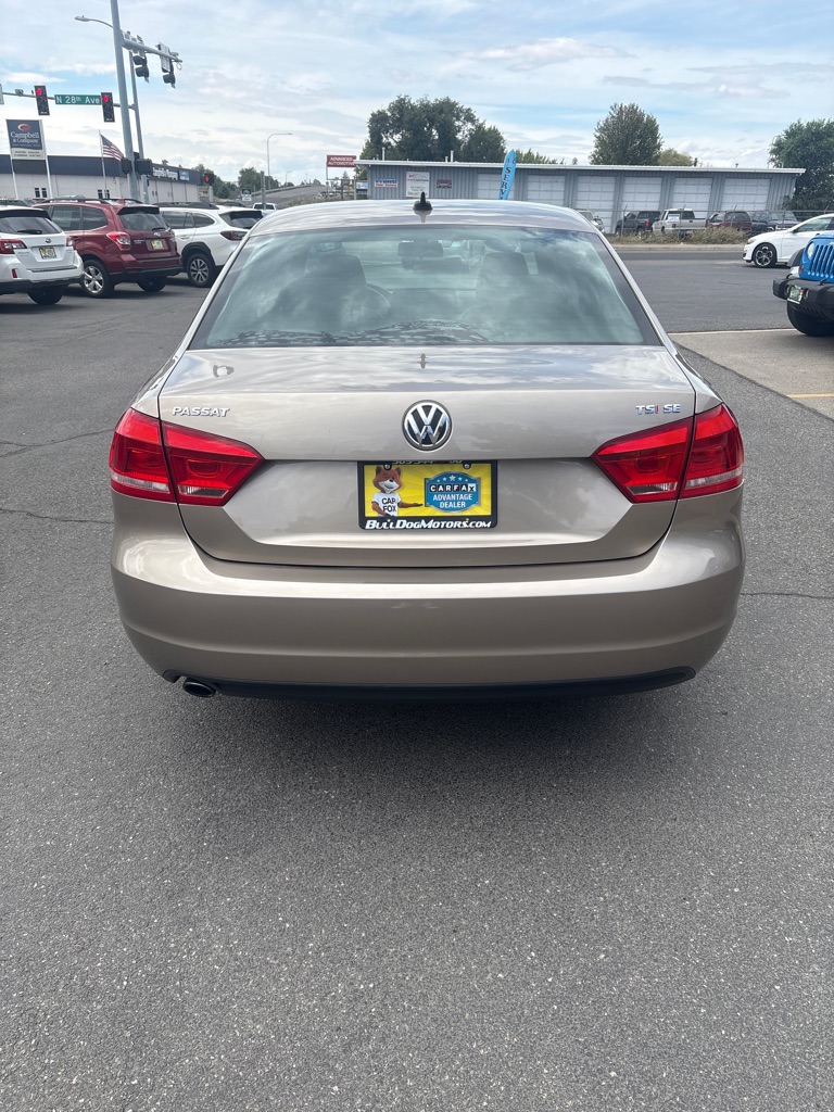 Photo 8 of this VOLKSWAGEN PASSAT