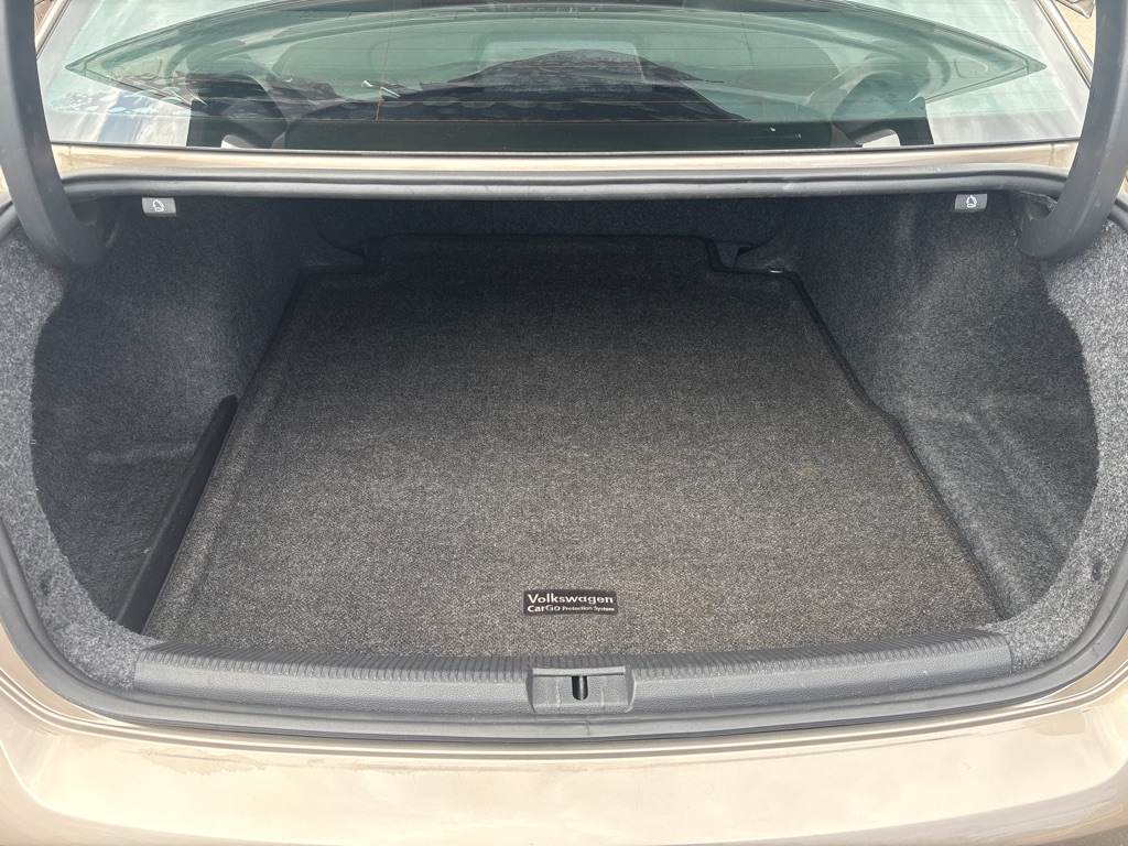 Photo 11 of this VOLKSWAGEN PASSAT