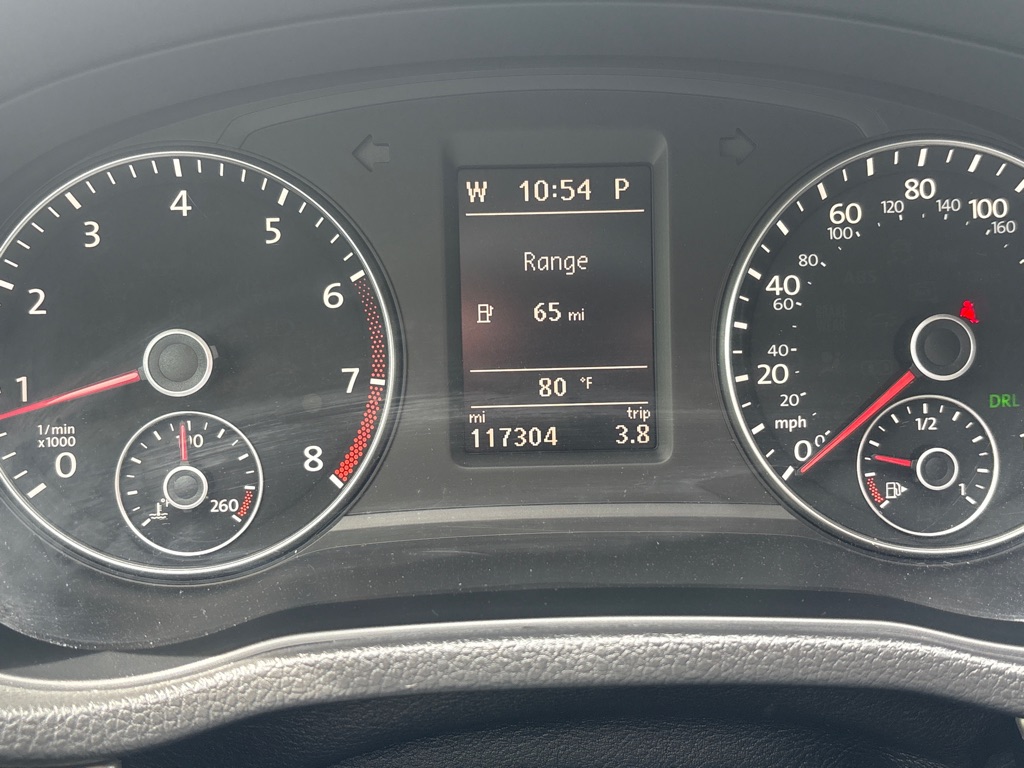Photo 16 of this VOLKSWAGEN PASSAT