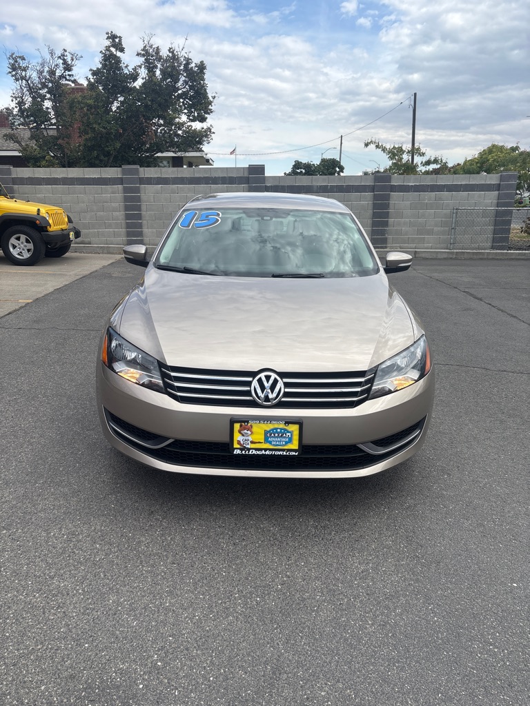 Photo 4 of this VOLKSWAGEN PASSAT