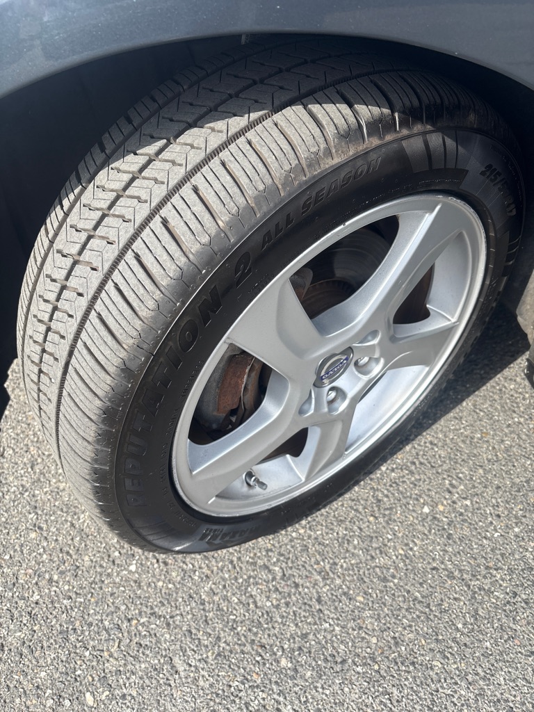 Photo 9 of this VOLVO S60