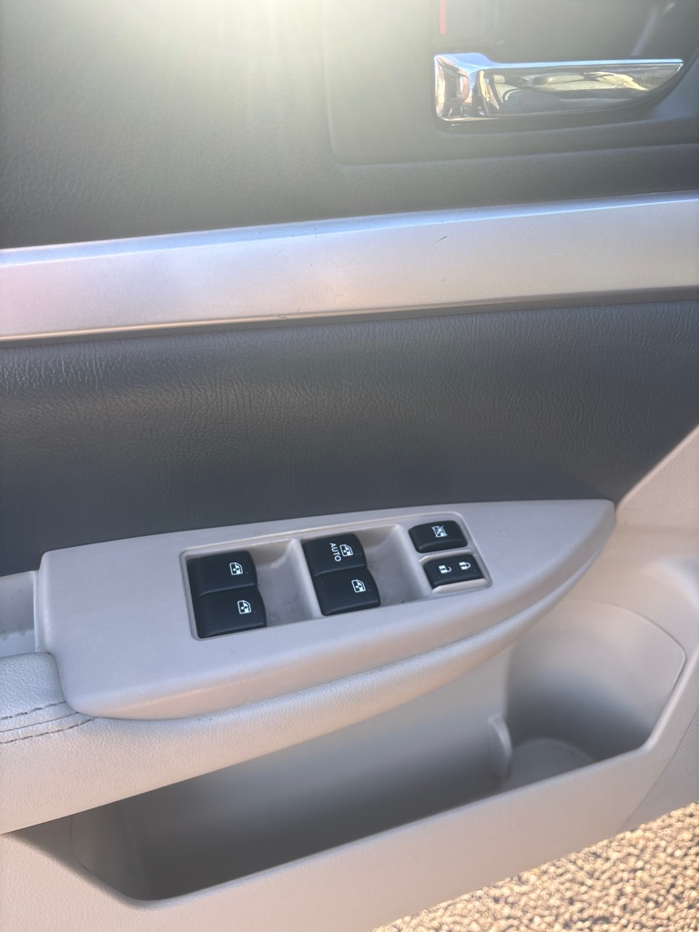 Photo 15 of this SUBARU LEGACY