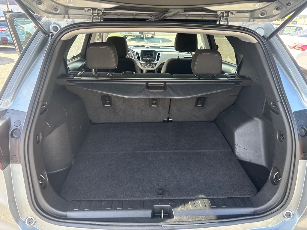 Photo 11 of this CHEVROLET EQUINOX