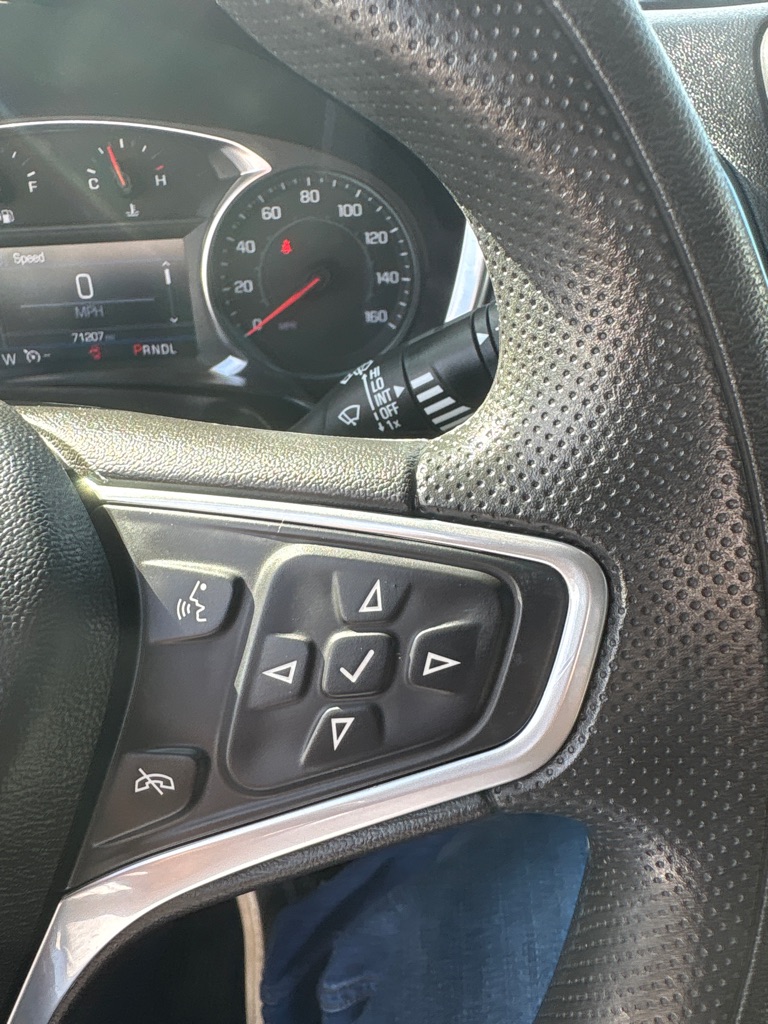 Photo 17 of this CHEVROLET EQUINOX