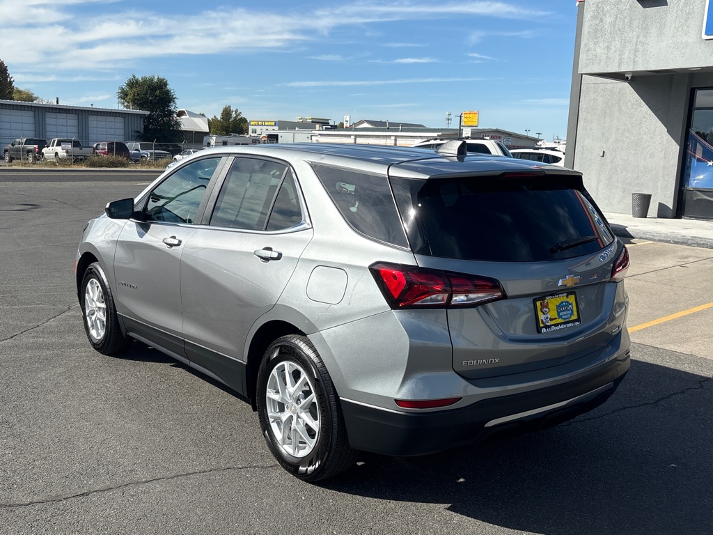 Photo 3 of this CHEVROLET EQUINOX