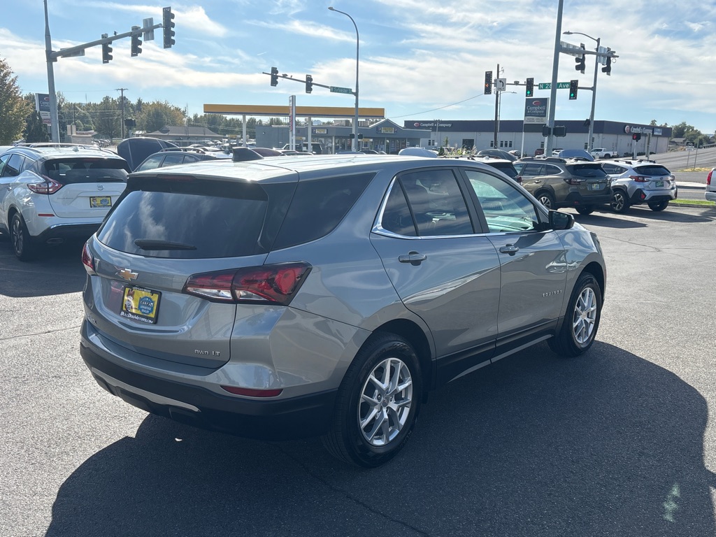 Photo 7 of this CHEVROLET EQUINOX