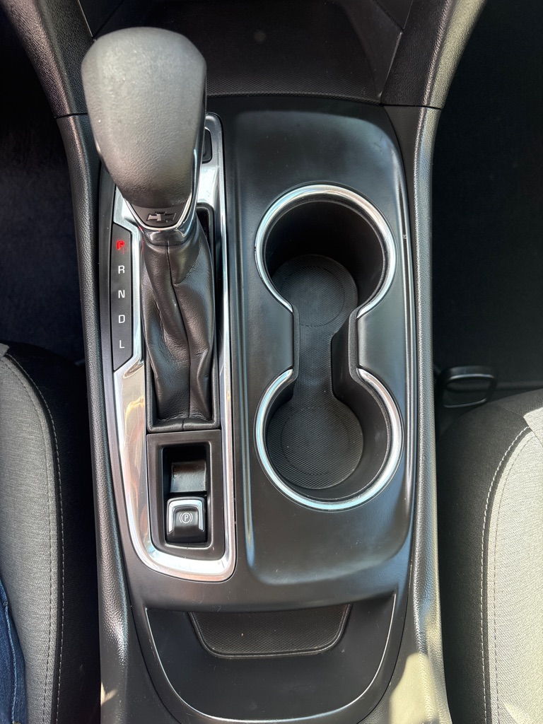 Photo 18 of this CHEVROLET EQUINOX