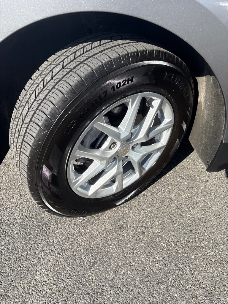 Photo 9 of this CHEVROLET EQUINOX
