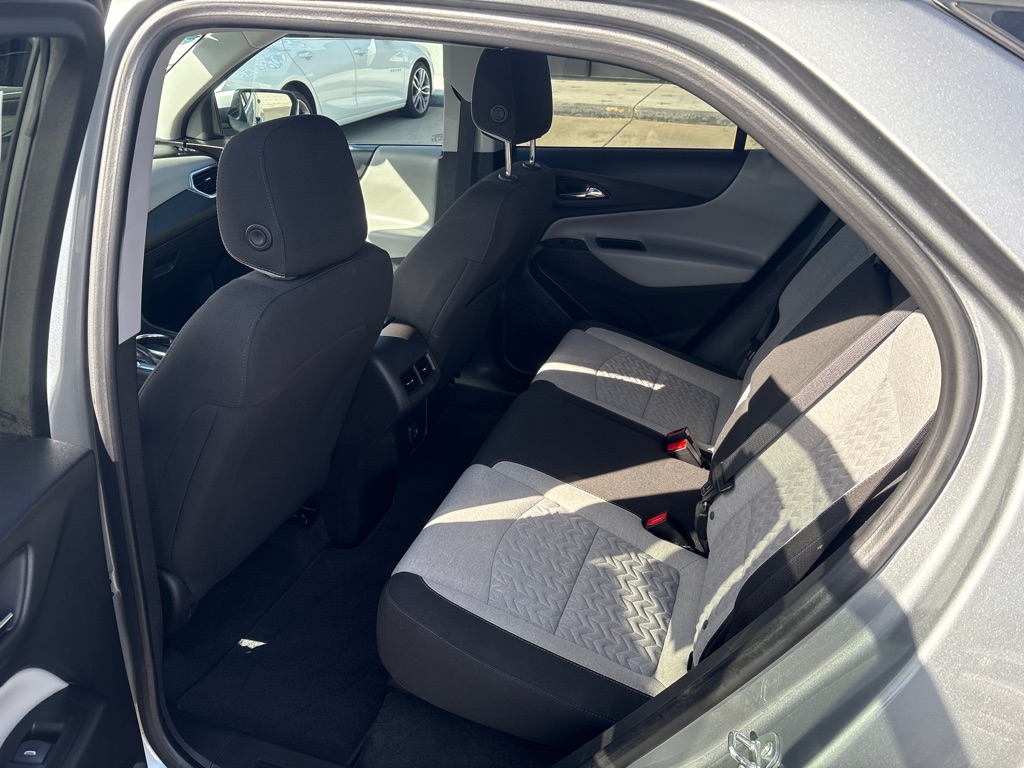 Photo 13 of this CHEVROLET EQUINOX
