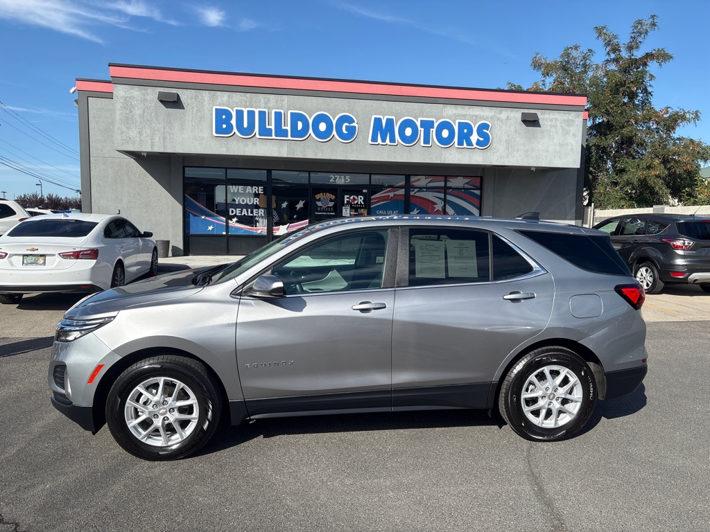 Photo 2 of this CHEVROLET EQUINOX