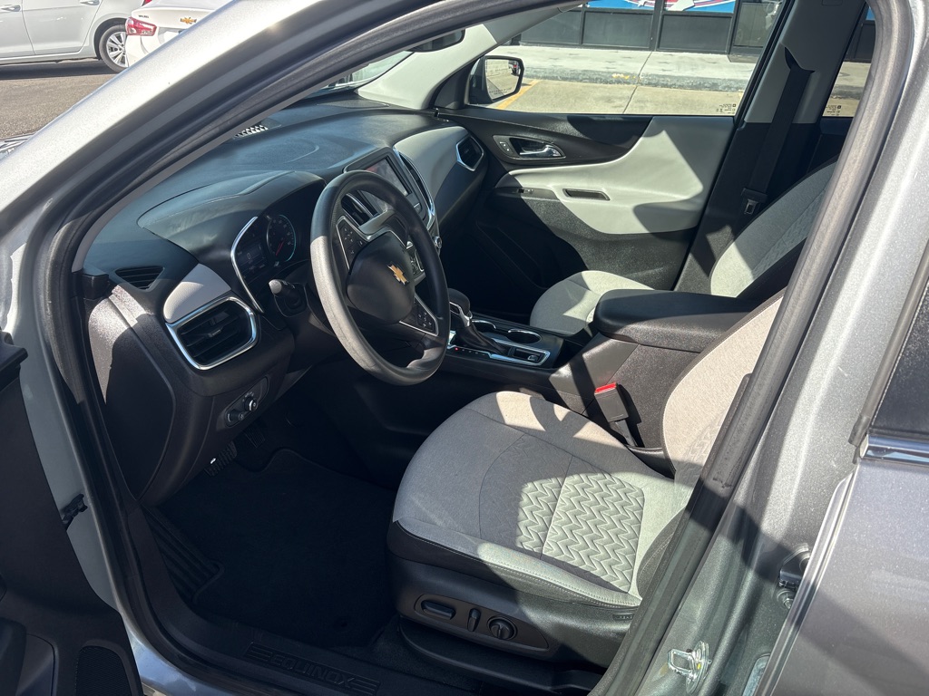 Photo 12 of this CHEVROLET EQUINOX