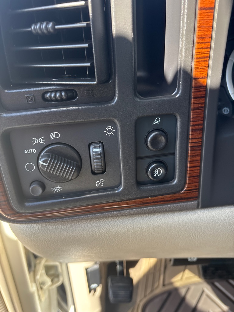 Photo 17 of this CADILLAC ESCALADE