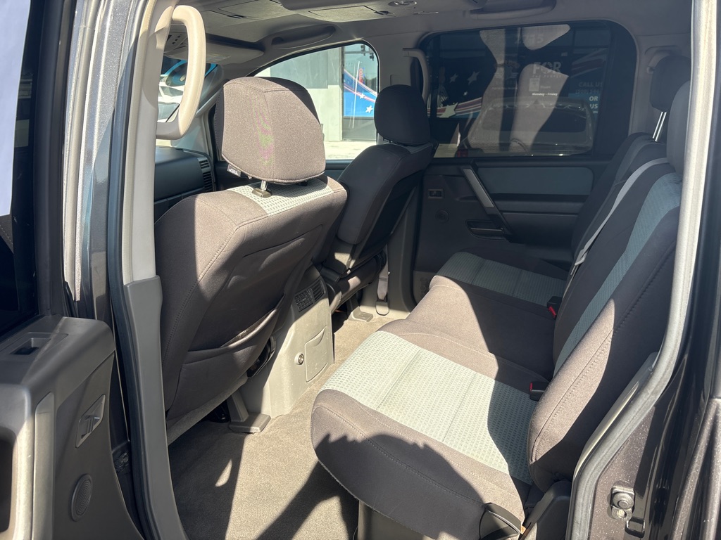 Photo 13 of this NISSAN TITAN