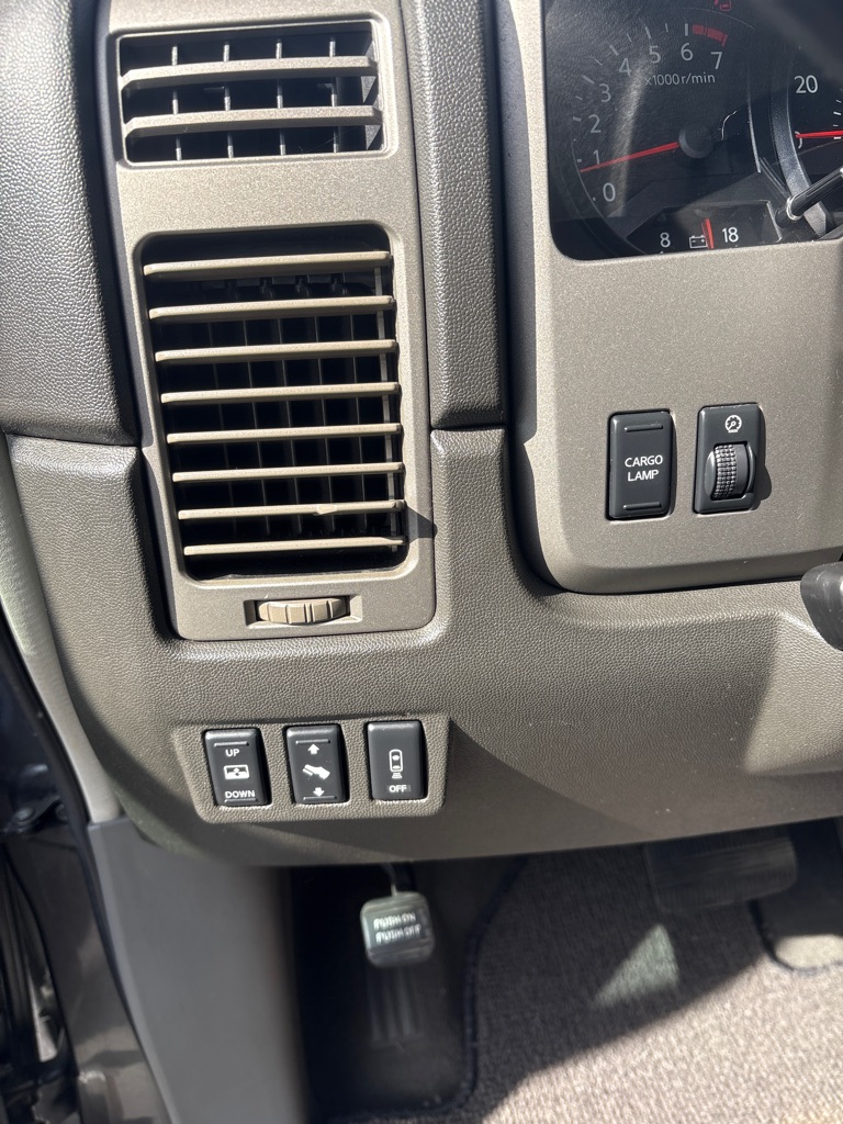 Photo 15 of this NISSAN TITAN