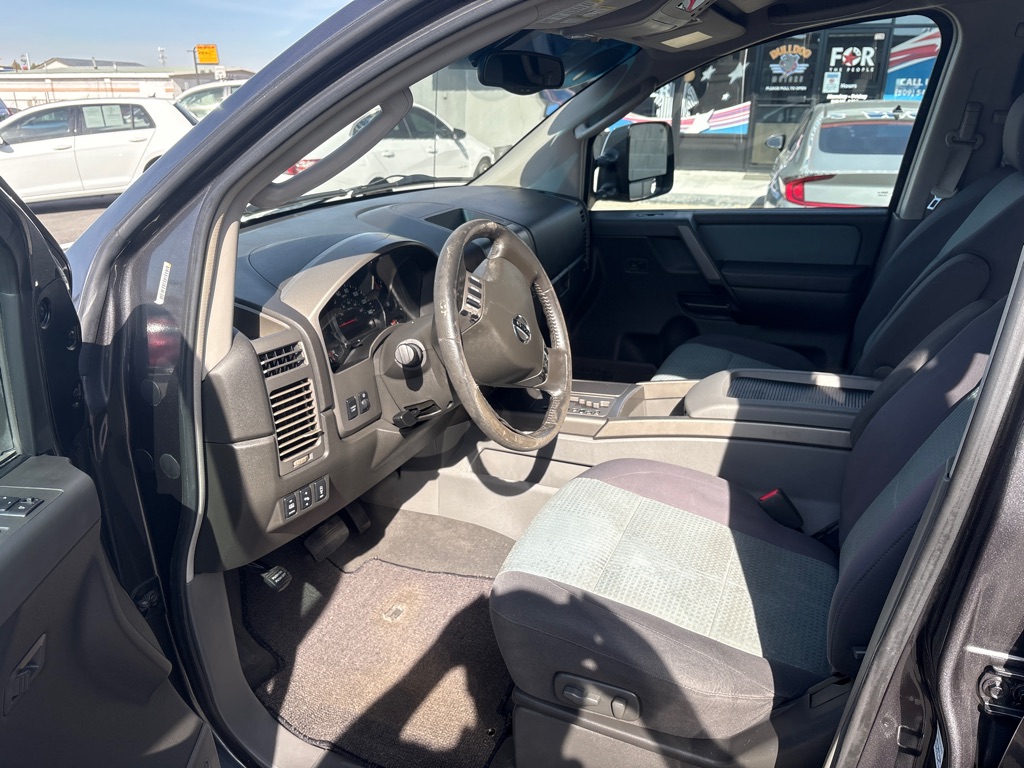 Photo 12 of this NISSAN TITAN
